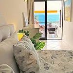 아파트 Breathtaking Ocean & Views By Becherish *